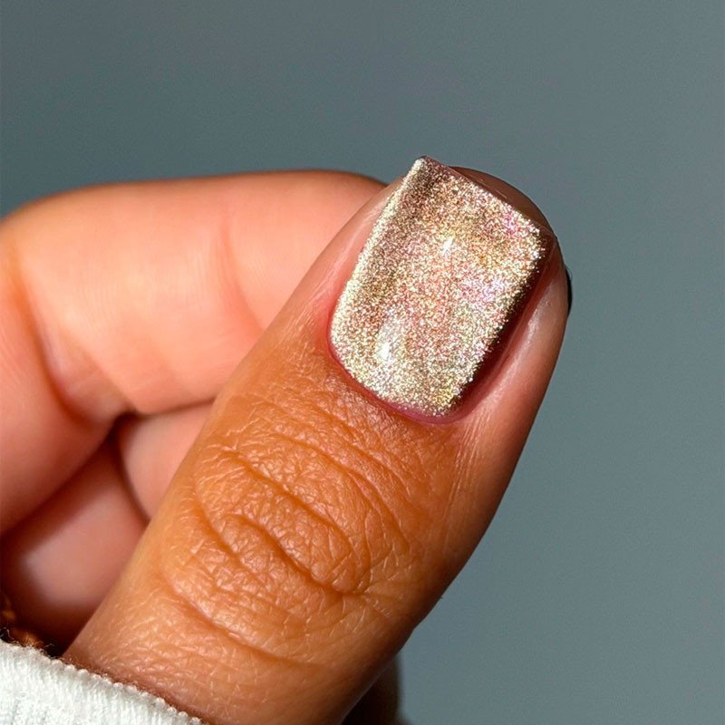 Geelilakka – DARK – Cat Eye 32 – 6 ml